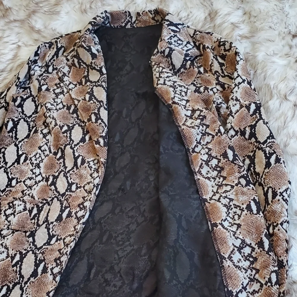 Animal Print Design Jacket 🌴 - Picture 5 of 8